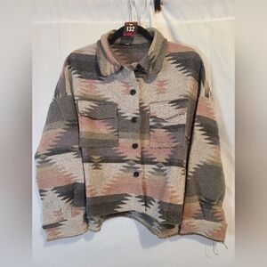 Boutique Bojo NWT Aztec Cream and Grey Cropped Shaket 132